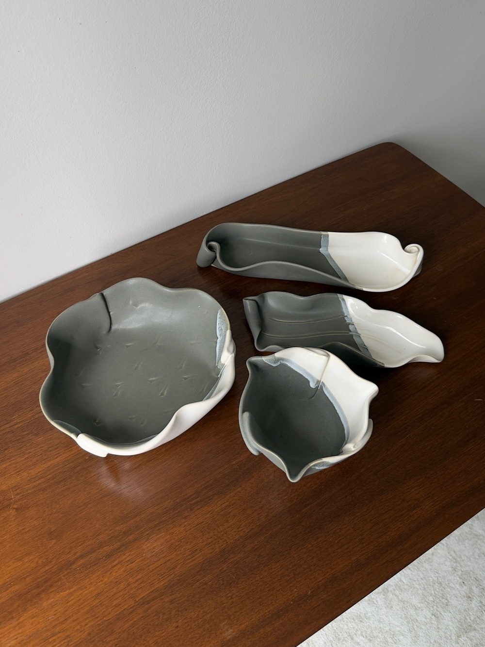 Pottery set of 4